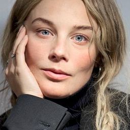 伊達·安格沃 飾演 Sonja