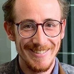 Bertrand Poncet - 哈里斯夫人去巴黎演員 飾演Monsieur Carré