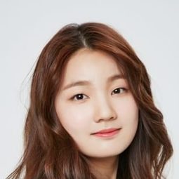 西八姐 - Fly, Penguin演員 飾演Soo-ji