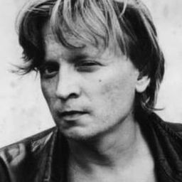 Stig Larsson 飾演 Coroner's Assistant