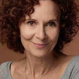 Susana Pampín 飾演 Schoolteacher