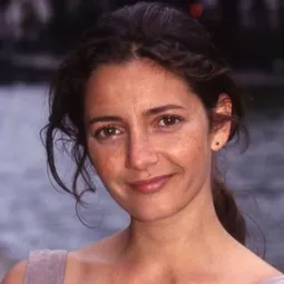 Valérie Karsenti - 刺蝟優雅演員 飾演Mother of Tibère