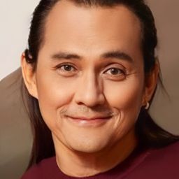 Sarunyu Wongkrachang 飾演 Ratchasena