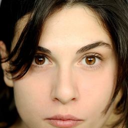 Daniela Marra 飾演 Assunta Bevilacqua