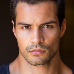 Greg Audino 飾演 Jasper