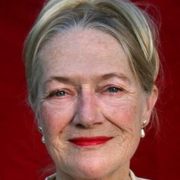 Brynda Mattox - Hazard演員 飾演Mrs. Finster