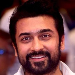 蘇芮亞 - 英勇讚曲演員 飾演Nedumaaran 'Maara' Rajangam