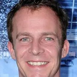 阿斯格·列斯 - Move On導演