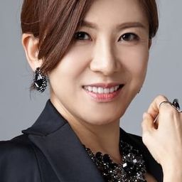 Lee Mi-eun 飾演 Housewife