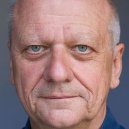 Ben Bradshaw - 愛樂騎士演員 飾演La Bossiere