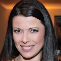 Angel Boris Reed 飾演 Herself