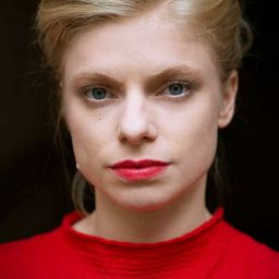 Janina Agnes Schröder 飾演 Sophie