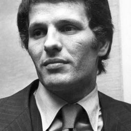 Giuliano Gemma 飾演 Scott Mary