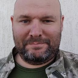 Oleg Shevchuk 飾演 Sanya