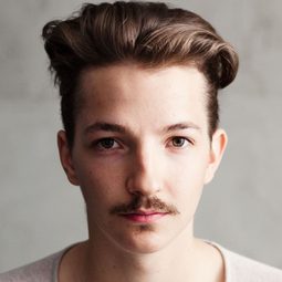 Elias Westerberg 飾演 Allu