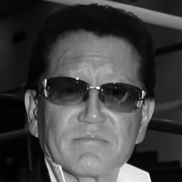 真樹日佐夫 - 黑幫家族演員 飾演