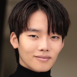 埃迪·帕克 飾演 Michi