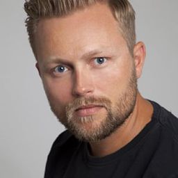 桑德雷·克羅格托夫·拉森 飾演 Martin