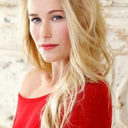 Ingrid Kleinig 飾演 Kira