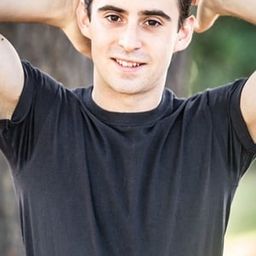 Andrea Amato 飾演 Rocco Boldrin