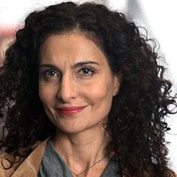 普蘿莎特曼達尼 飾演 Cardiologist