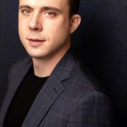 Alex Carmine 飾演 Man #3