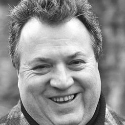 Bronislav Poloczek 飾演 