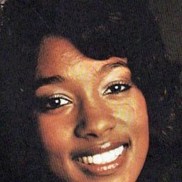 Katie Kissoon 飾演 Herself - Backing Vocals