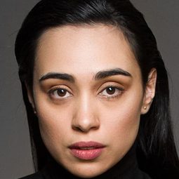 娜塔莉亞·索利安 飾演 Soledad