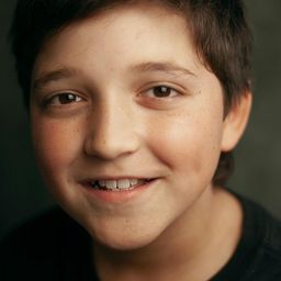 Asher de Silva 飾演 Moshe