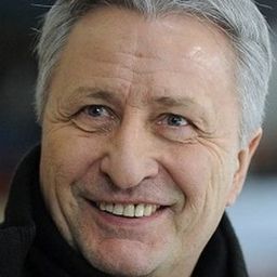 Aleksandr Yakushev 飾演 self