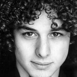 Marco Battelli - 班裏最後一個人演員 飾演Scott