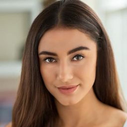 Kiera Klassen 飾演 Ashley