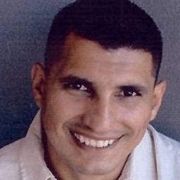 Jesse De Luna 飾演 The Shooter