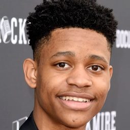 泰勞爾·傑克森·威廉斯 - 星耀女孩：好萊塢篇演員 飾演Terrell