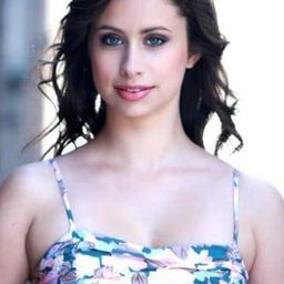 Chelsea Jenish 飾演 Janey