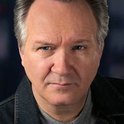 Ed Kelly 飾演 Halo / Alban / Logan / Mr. Creepdeep / Strongman (voice)