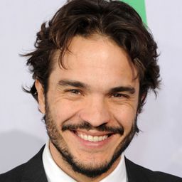 Kuno Becker 飾演 Cruz