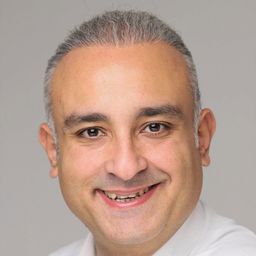 Onur Atilla 飾演 Vecdi