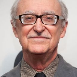 馬丁·費雷羅 飾演 Paulie