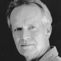 大衛·克萊隆 飾演 The Curator