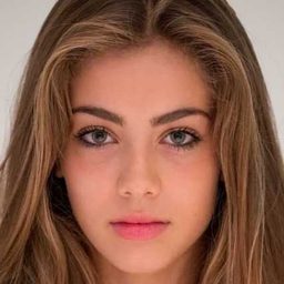 Elisa Visari - 美好年華演員 飾演Sveva Ristuccia