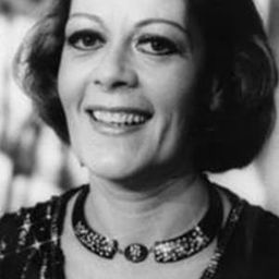 Lídia Mattos 飾演 Letícia