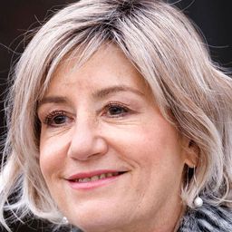 Ulrike Krumbiegel 飾演 Rosa Martens