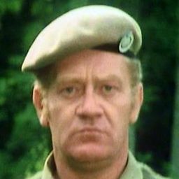 Max Faulkner 飾演 Steve's Man #1