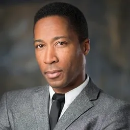 Donny James Lucas - 搖滾藏獒：藍色光芒演員 飾演Riff (voice)