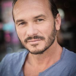 Laurent Maurel 飾演 Marchientifique (voice)