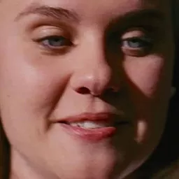 Laura Lovelace - 危險人物演員 飾演Waitress