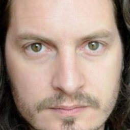 Nicolas Chupin 飾演 Jean-Louis Marquet