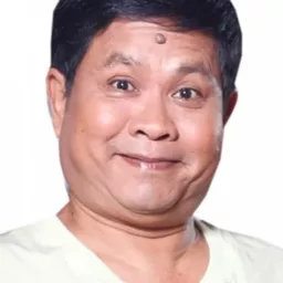 Somjai Sukjai 飾演 Cheum